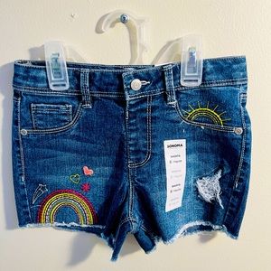 Girls shorts with design